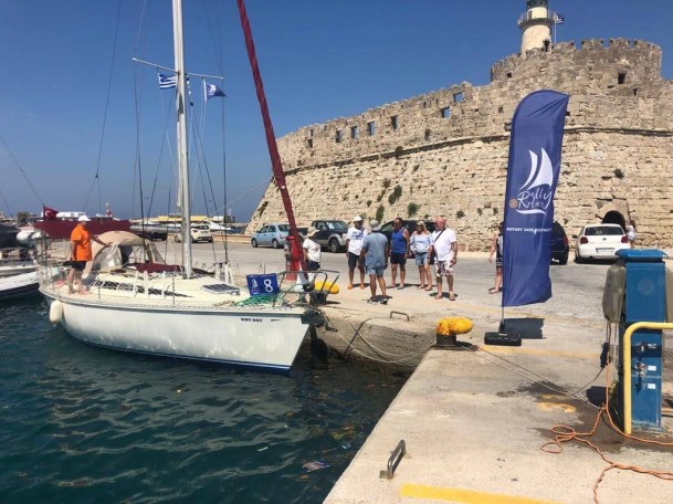 1f4956fa-50f0-442b-a480-6286b717fff6-1